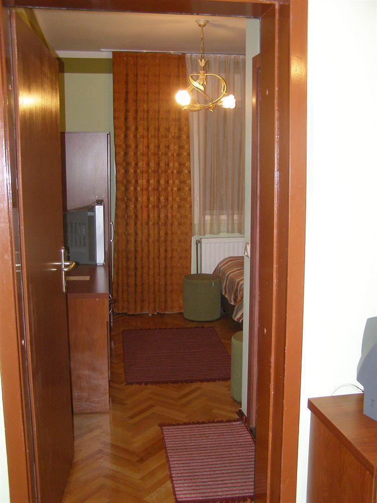 Guest House Breza 普里莱普 外观 照片